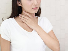 40代以降は「老け声」に注意！更年期の喉トレ&マッサージを紹介！