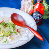 「飽きた」を解決！クリームシチューの味変はタバスコ一択