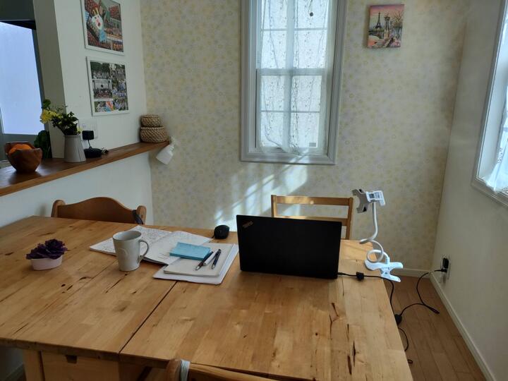 脱・出しっぱなし!ダイニングテーブルまわりのコード類、ラクチンに収納してます♪