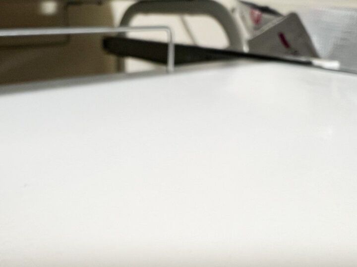 これは便利♪洗剤いらずで簡単に白デスクの輝きを戻す方法とは?