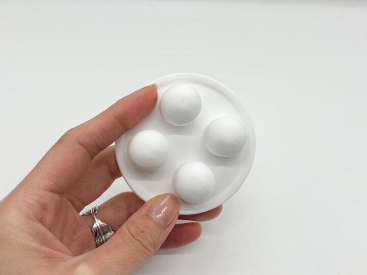 【ダイソー】まさかのアイテムにぴったりフィット!?謎グッズの便利すぎる正体とは