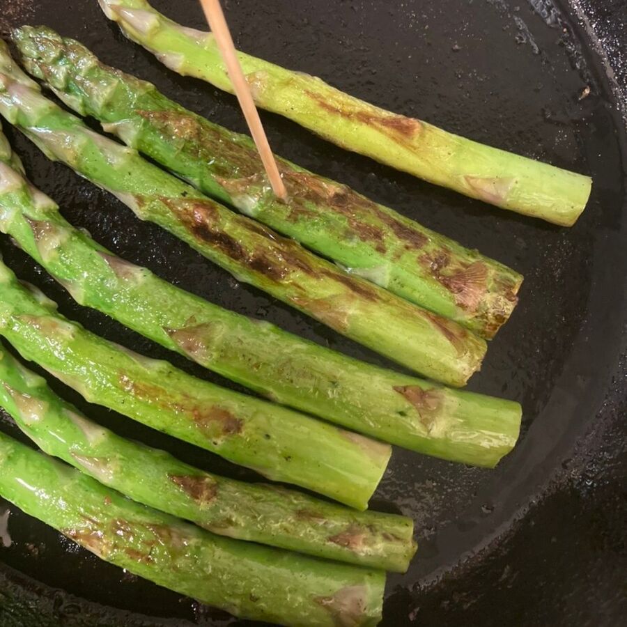 アスパラは茹でないで生から1本で調理する 暮らしニスタ アスパラは茹でないで生から1本で調理する 暮らしニスタ