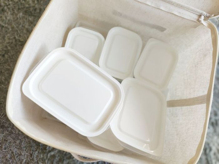 タッパー 保存容器の収納方法 すっきり片付く達人のアイデアとは 暮らしニスタ タッパー 保存容器の収納方法 すっきり片付く達人のアイデアとは 暮らしニスタ