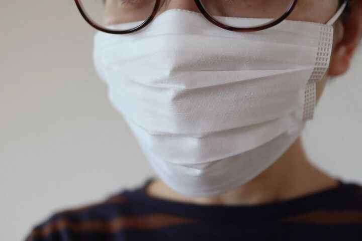 メガネさん必見!マスクでメガネが曇る問題をソッコーで解決する2つの方法