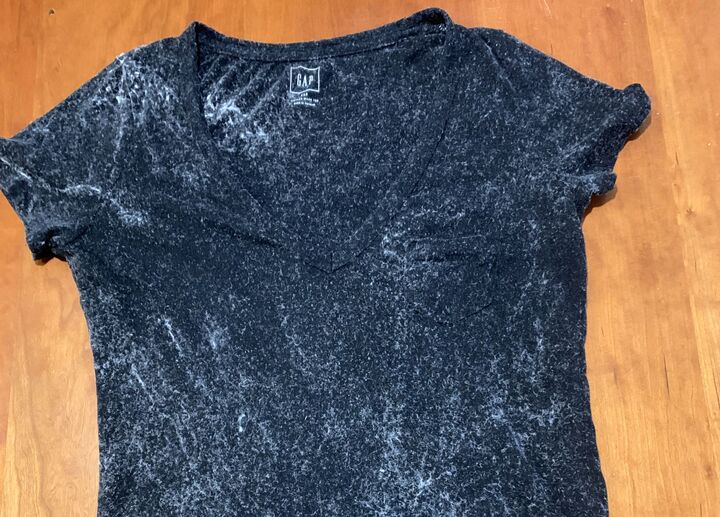 やっちまった!ティッシュまみれの洗濯物をよみがえらせるベストな方法見〜つけた!