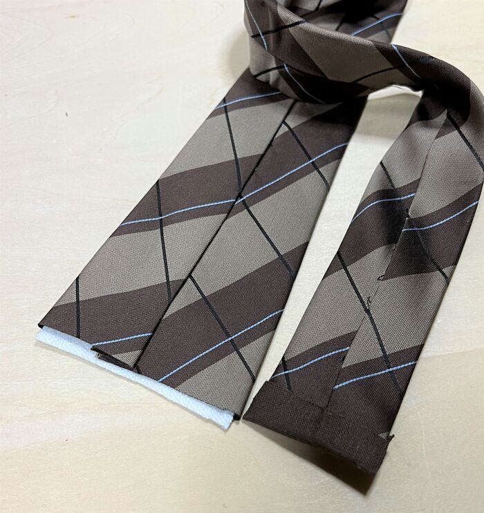 使わないネクタイを切って貼るだけ 卒入学式用のアクセサリーがすぐできた 暮らしニスタ 使わないネクタイを切って貼るだけ 卒入学式用のアクセサリーがすぐできた 暮らしニスタ