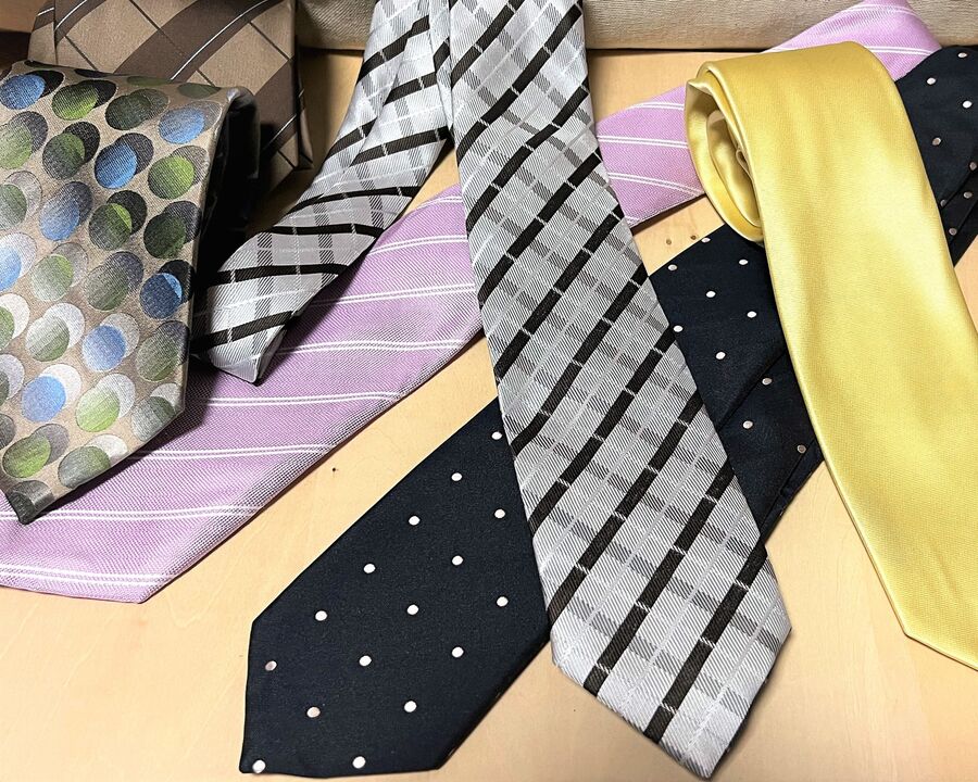 使わないネクタイを切って貼るだけ 卒入学式用のアクセサリーがすぐできた 暮らしニスタ 使わないネクタイを切って貼るだけ 卒入学式用のアクセサリーがすぐできた 暮らしニスタ