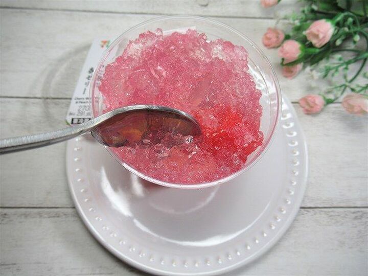 【セブン】映えすぎて超話題!乙女心をくすぐる新作・桜ゼリーのお味はいかが?