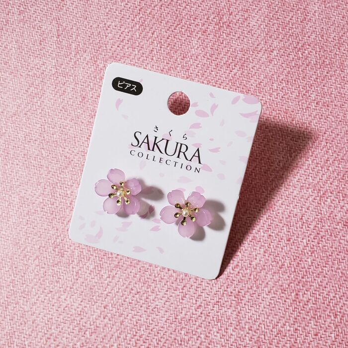 桜が可愛いピアスが110円！