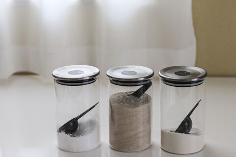 小麦粉 片栗粉の正しい保存方法は 主婦のおすすめ保存容器10選 暮らしニスタ 小麦粉 片栗粉の正しい保存方法は 主婦のおすすめ保存容器10選 暮らしニスタ