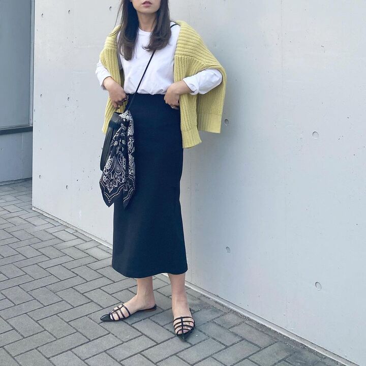 【GU】1,990円なら買いでしょ!下半身がすっきり見える脚長効果絶大なスカート♪