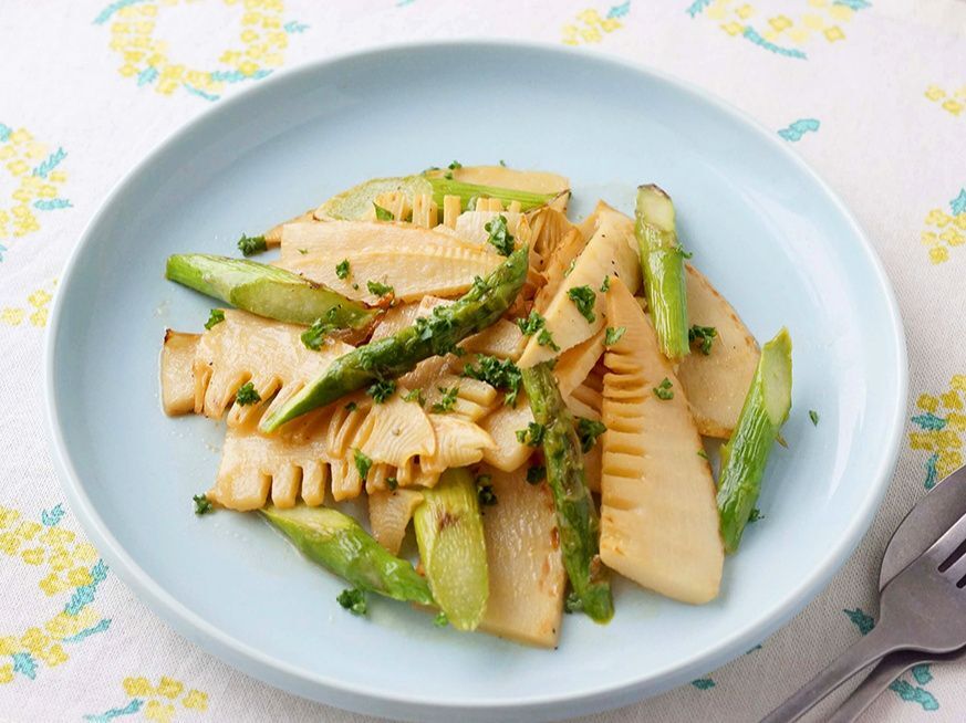 【たけのことアスパラのバター焼き】便利な野菜だし使用！