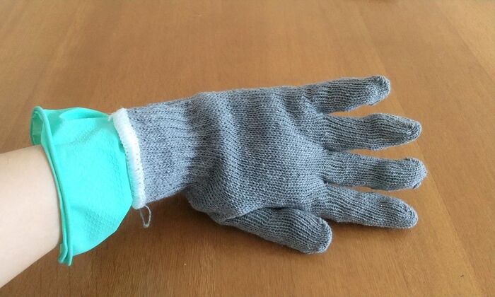 穴があいたゴム手袋 捨てないで 使い道たくさん 再び水仕事に使える方法も 暮らしニスタ 穴があいたゴム手袋 捨てないで 使い道たくさん 再び水仕事に使える方法も 暮らしニスタ