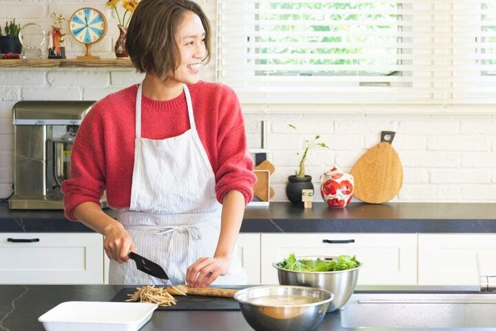 「きれいなものは美味しい」。そしてシメサヴァ、ボナペティート!【和田明日香の地味ごはん日記 vol.10】