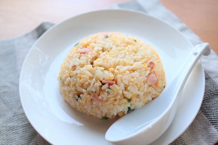 5分で完成☆「今すぐ炒飯を食べたい!」を叶える裏ワザがしびれるぅ~!