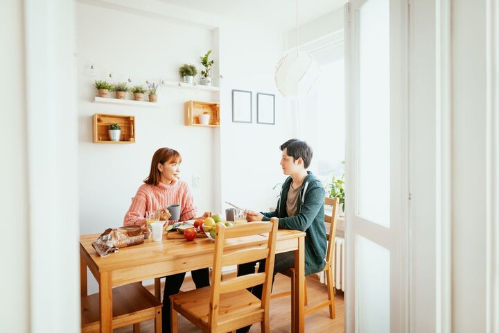 年10万円は貯められる!「食費」「日用品」「固定費」のいちばん得する支払い方って?