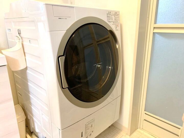 意外と知らない!?ドラム式洗濯機の掃除方法とは?頻度やおすすめグッズもご紹介!