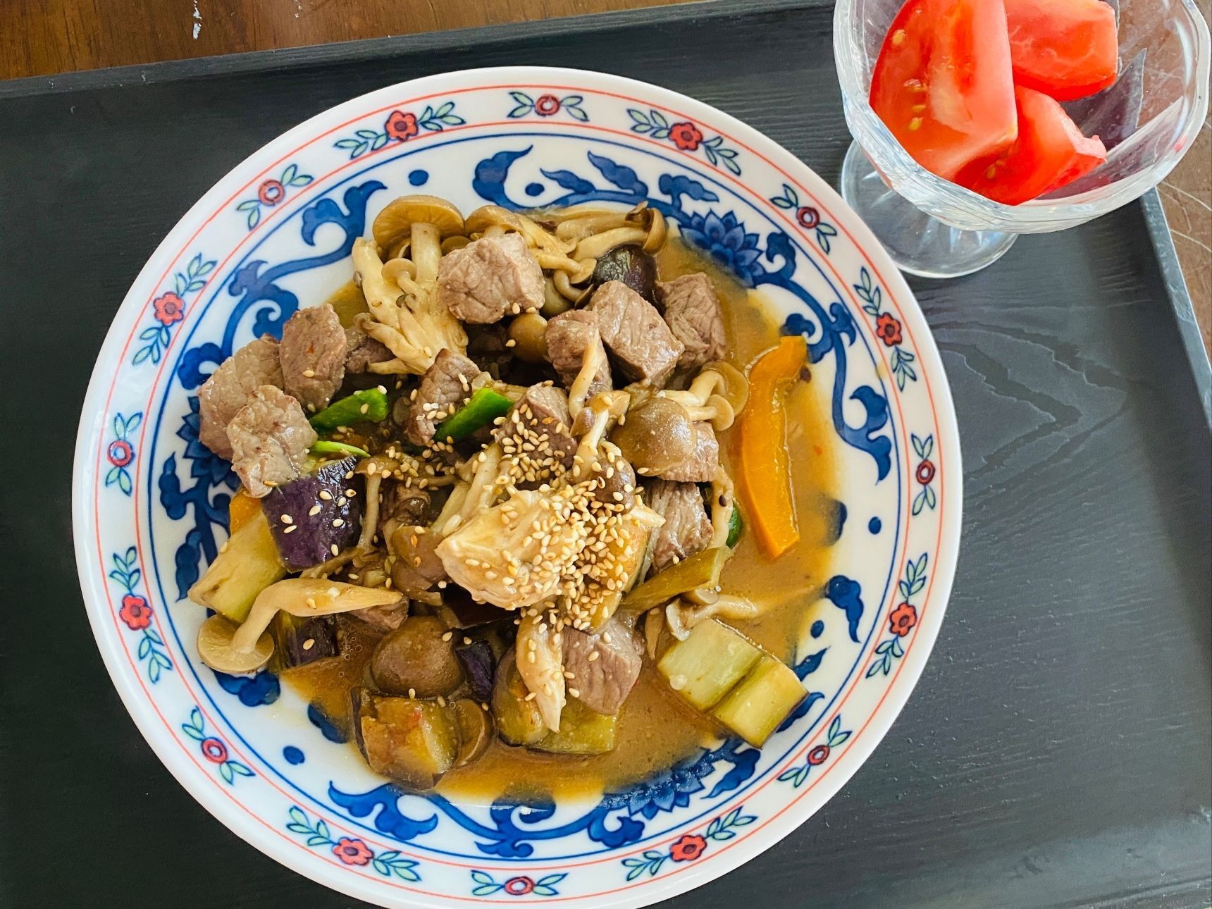 おさかなすきや♪血液サラサラ！玉ねぎ高騰！ではコレで(*^◯^*)しめじと牛肉の味噌炒め