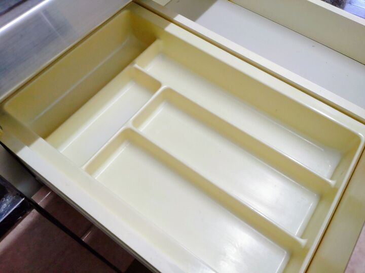 実は使いにくい?キッチン引き出しの備え付けトレイ、やめてみた!