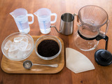 最高においしいアイスコーヒーの作り方。カフェ気分の簡単アレンジも紹介