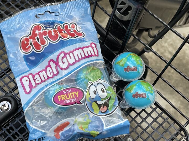 売り切れ続出の「地球グミ」みっけ!!キッズたちと食べてみた