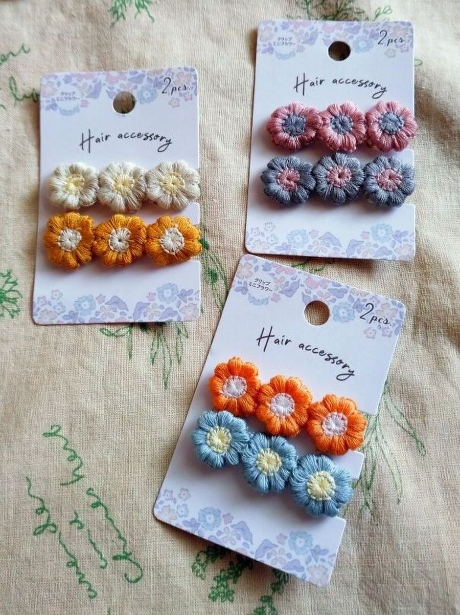 刺繍っぽい花モチーフが可愛い どの色もお気に入りなヘアクリップ 暮らしニスタ 刺繍っぽい花モチーフが可愛い どの色もお気に入りなヘアクリップ 暮らしニスタ