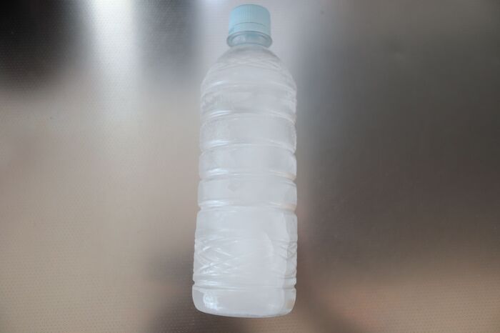 なぜ どうして ペットボトルで除湿する裏ワザ やってみたらすごかった 暮らしニスタ なぜ どうして ペットボトルで除湿する裏ワザ やってみたらすごかった 暮らしニスタ