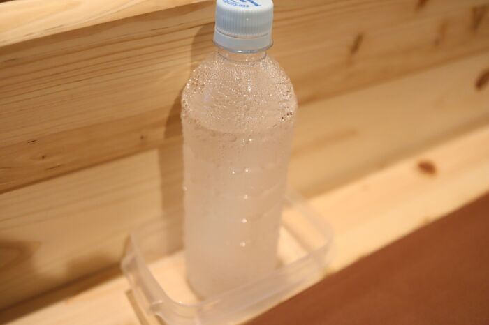 なぜ どうして ペットボトルで除湿する裏ワザ やってみたらすごかった 暮らしニスタ なぜ どうして ペットボトルで除湿する裏ワザ やってみたらすごかった 暮らしニスタ