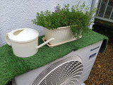 ダイソー人工芝で夏の日除け準備★エアコン室外機