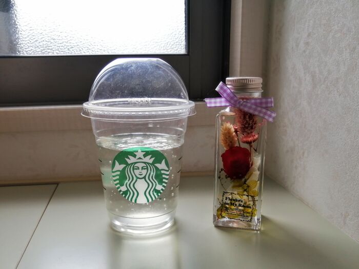 スタバのプラカップ 捨てないで ドーム型のフタがいい仕事する再利用アイデア 暮らしニスタ スタバのプラカップ 捨てないで ドーム型のフタがいい仕事する再利用アイデア 暮らしニスタ