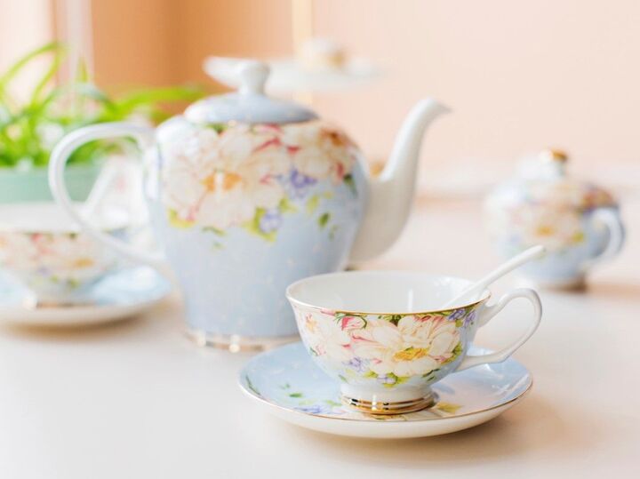 【子連れマナー講座】おじゃましたお宅の高級食器が恐怖!「もしも割ってしまったら…」