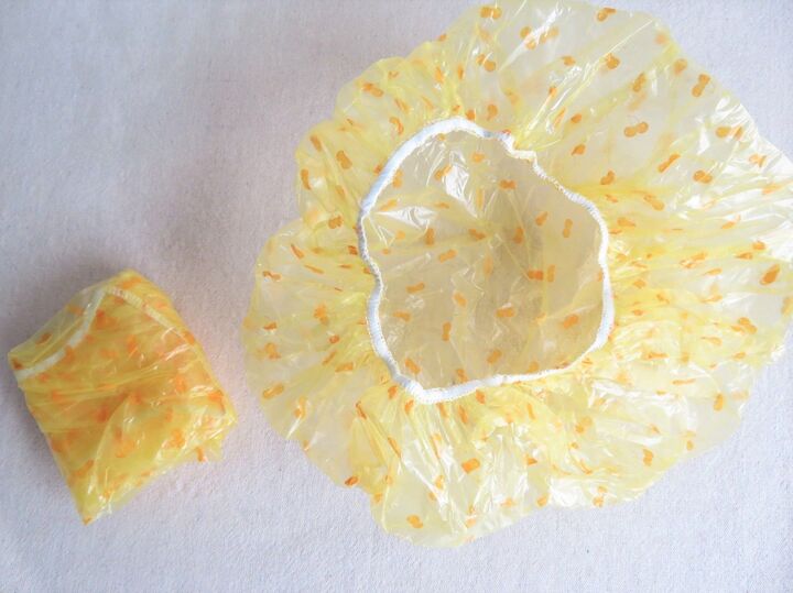 使い捨てのシャワーキャップの意外な活用術!独特な形だからこその使い道いろいろ♪