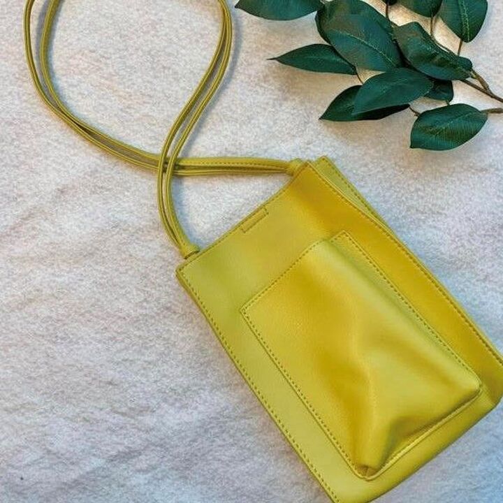 コーディネートはバイカラーで楽しむとお洒落♡GLOBAL WORKのサコッシュバック