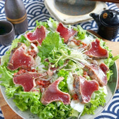 鰹のたたき1パックで簡単サラダ～梅干しと日本酒のソースが隠し味♪