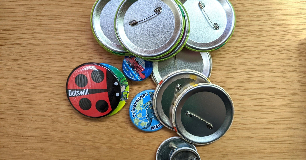 溜まる一方の【缶バッジ】捨てるの待って！こうすれば新たな使い道で 