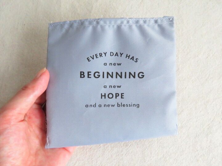 【ダイソー】スポーツやアウトドアの季節に絶対欲しい!意外なものの専用ポーチ