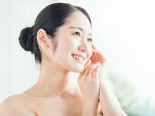 更年期世代がザワつく「プラセンタ」って何？美肌＆若返りに効くの？メリット&デメリットを解説