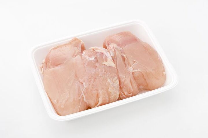 鶏肉を洗わないで！ 食中毒を引き起こすNGな鶏肉の扱い方