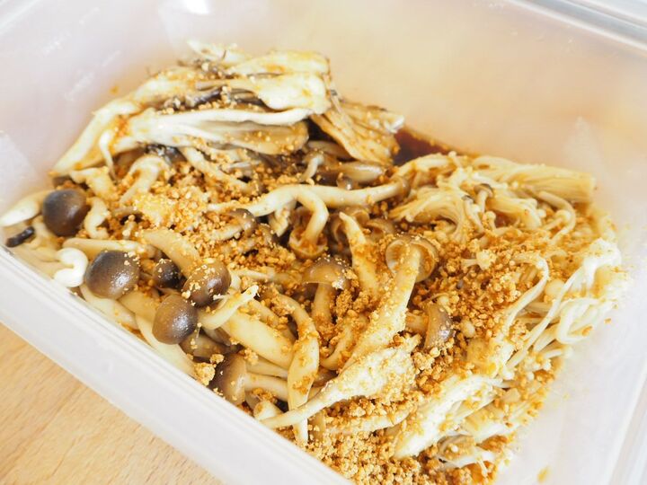 きのこは3種類以上がテッパンです!!夜に仕込んで朝まで勝手においしくなってるレシピ♪