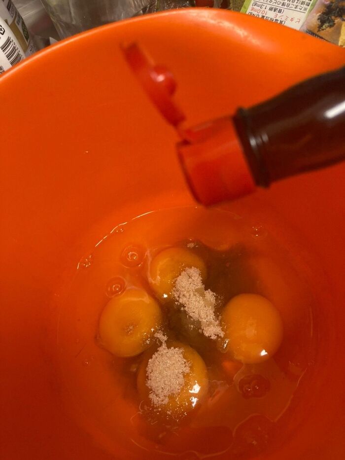 卵液は卵4個と砂糖とバニラオイル数滴を混ぜ合わせてください