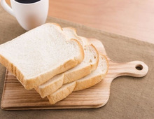 【実はNG！】食パンの「冷蔵保存」。正しい食パンの保存方法＆美味しく焼くコツ
