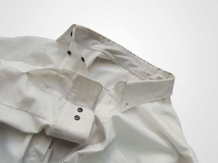 襟の黄ばみをスッキリ落としたい!とっておきの裏ワザがあるんです!!