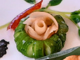 豆苗、大活躍！おしゃれないなり寿司にも…おしゃれな甘酢漬けにも～きゅうりの飾り切り