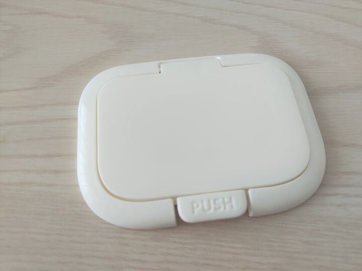 【ダイソー】ただのフタじゃない!!ウェットティッシュのプチストレス解消♡ありそうでなかった画期的工夫がスゴい♡