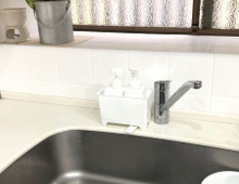 キッチンの「洗剤置き」を100均アイテムで代用したら、水回りの不便が解消されました。