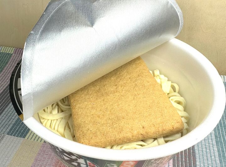 え、なんで!?すぐにでも試したい!カップ麺の裏ワザと空き容器活用術