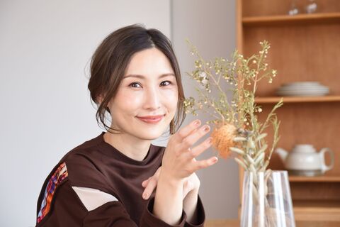 はあちゅうさん ある日 ハッとした 私は対等でいたいと思って事実婚を選んだのに なんでこうなるの 暮らしニスタ はあちゅうさん ある日 ハッとした 私は対等でいたいと思って事実婚を選んだのに なんでこうなるの 暮らしニスタ