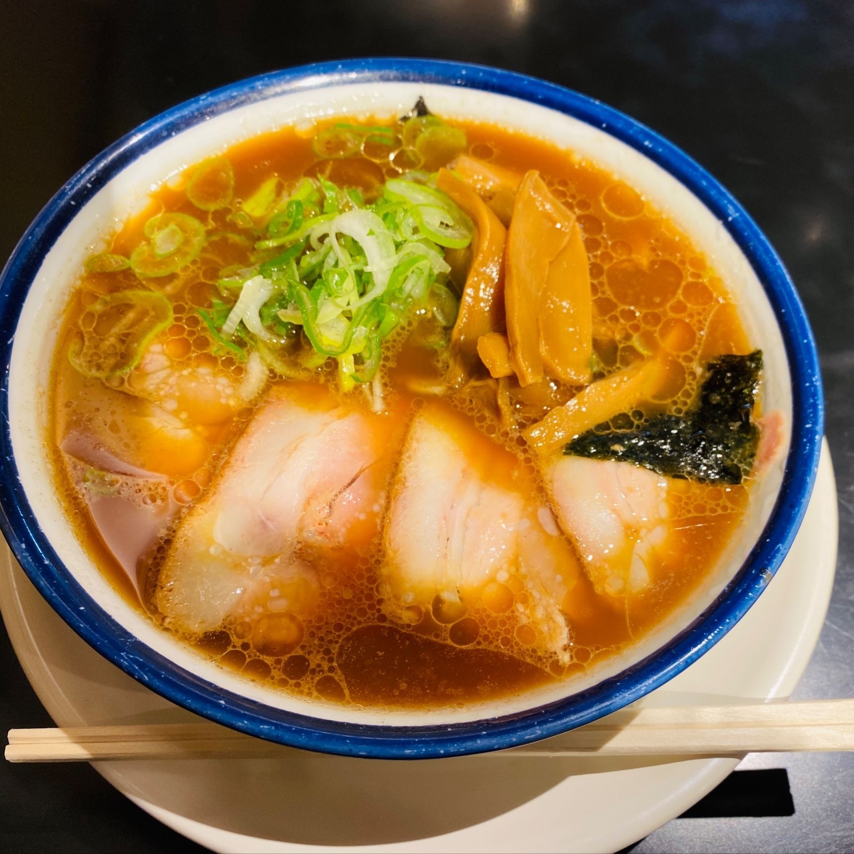 冬には、芯から温まるあったかラーメン食べたくなりませんか(*^◯^*)