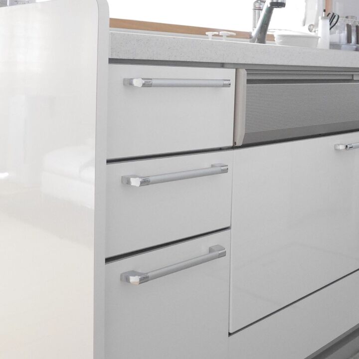 【100均】ミニ突っ張り棒があれば空間をとことん使い切れる!デッドスペースを見逃さない収納術