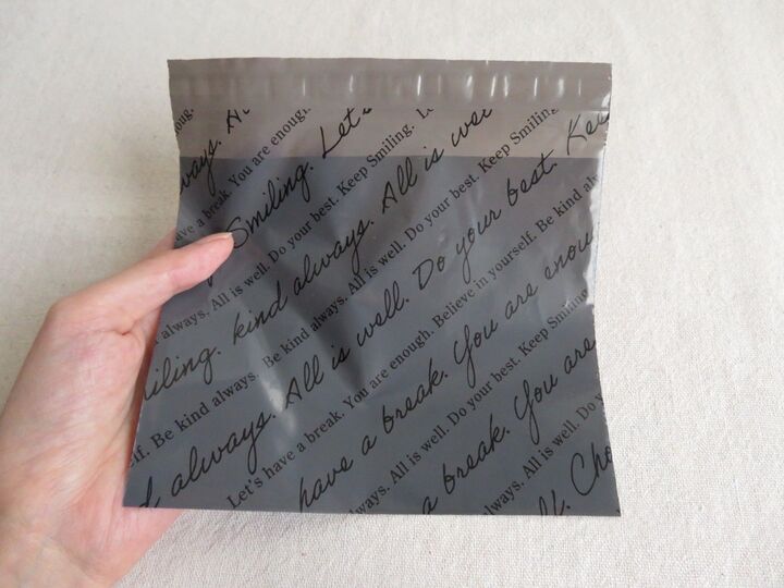 【ダイソー】謎の袋、実は女性の「困った!」を解決するスゴいヤツ♡年末年始のお呼ばれや旅行もこれで安心♪